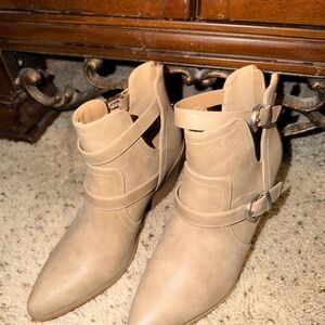 Stylish Tan Ankle Boots size 8
